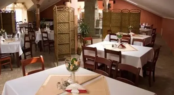 Gdzie zjeść w Dźwirzynie? Odkryj najlepsze lokale na posiłek