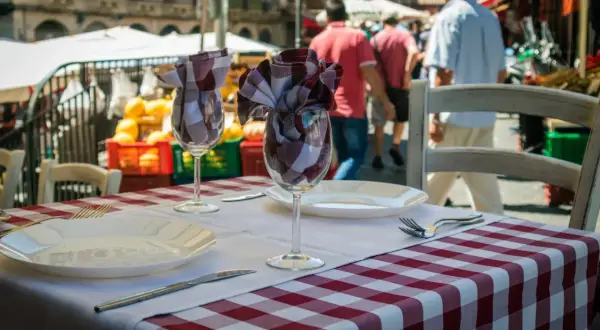 Gdzie zjeść w Katanii? Odkryj lokalne smaki i najlepsze restauracje