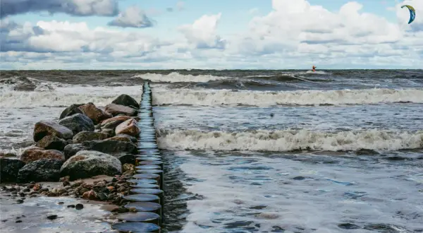 Ile km przez Bałtyk do Szwecji? Odkryj najkrótsze trasy i porady